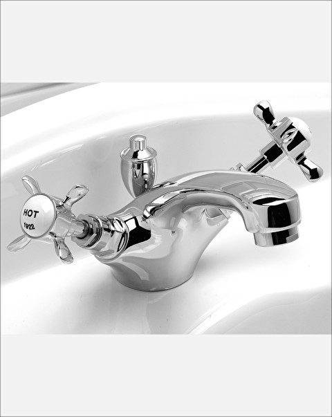 Antique 1 hole basin set - Taps | Devon&Devon