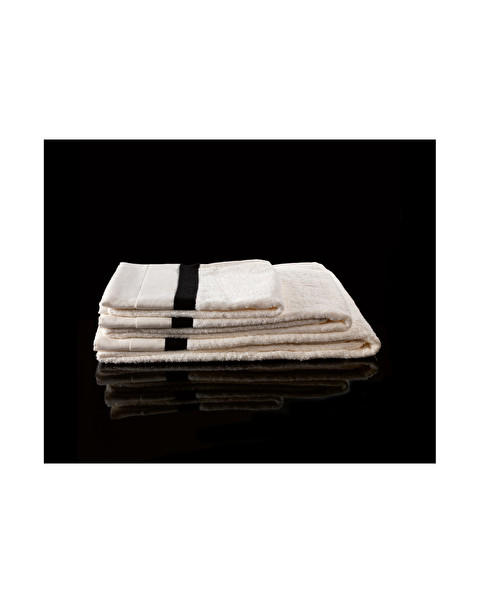 Vanity Ivory/Black - Bath towel - Home Boutique | Devon&Devon