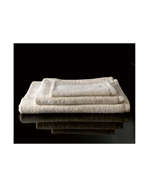 Coco Ivory - Shower towel - Home Boutique | Devon&Devon